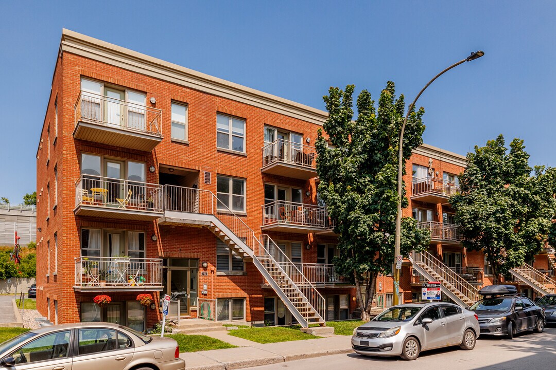 4175 De Richelieu Rue in Montréal, QC - Building Photo