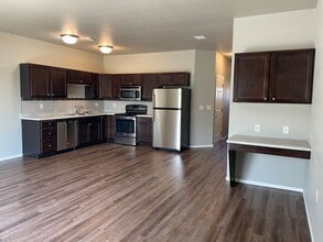 Jackson Heights Apartments & Townhomes in Harrisburg, SD - Foto de edificio - Building Photo