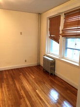 2001 Commonwealth Ave, Unit 5 in Boston, MA - Building Photo - Building Photo