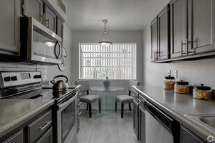 Woodstream Village in Mesa, AZ - Building Photo