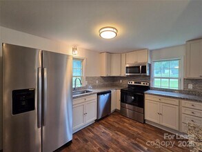 2128 Hodgin St in Gastonia, NC - Building Photo - Building Photo