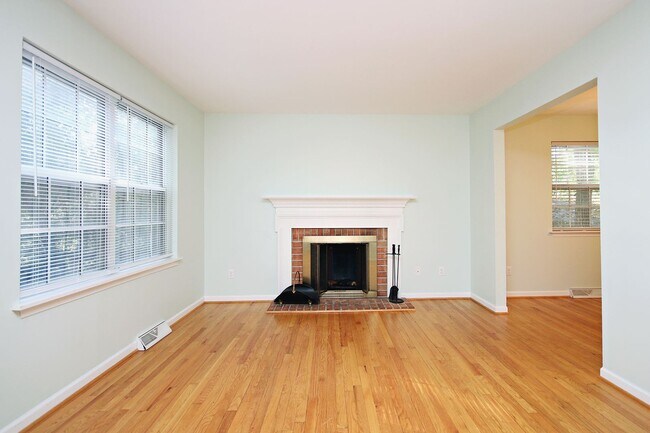 2539 Woodland Dr in Charlottesville, VA - Building Photo - Building Photo