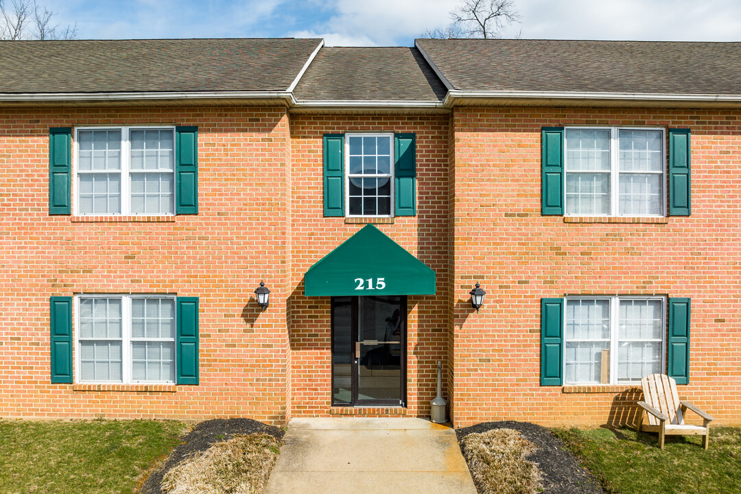 Spring Mills Apartments in Falling Waters, WV - Building Photo