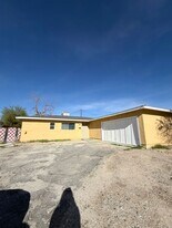 73076 Sun Valley Dr in Twentynine Palms, CA - Building Photo