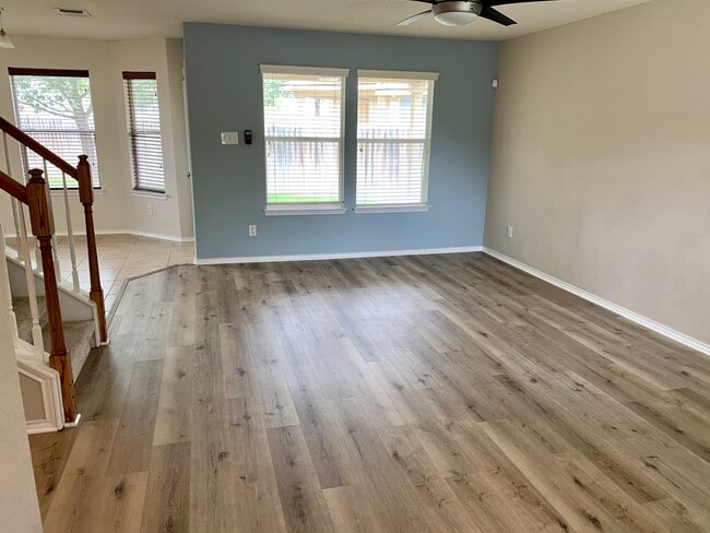 10219 Roseangel Ln in Helotes, TX - Building Photo - Building Photo