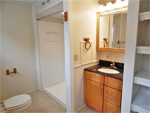 109 W Chestnut St, Unit Apt 2 in East Rochester, NY - Building Photo - Building Photo