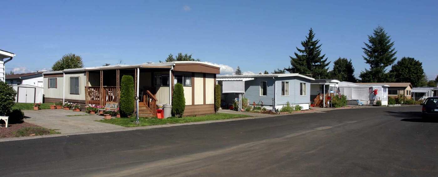 Terrand Mobile Terrace in Fairview, OR - Foto de edificio