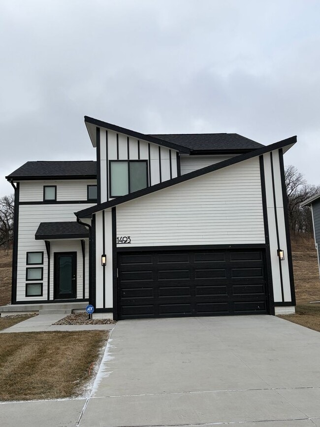 property at 1493 S King's Grv Ave