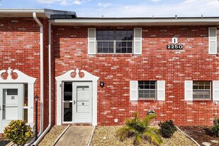 2250 S Palmetto Ave in Daytona Beach, FL - Building Photo