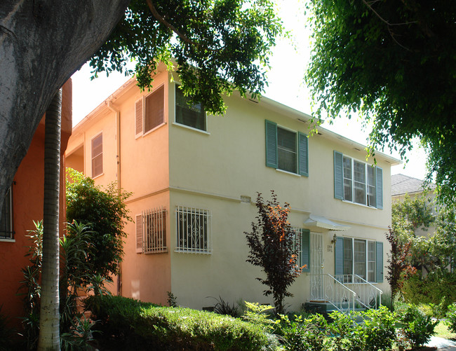 844 N Sweetzer Ave in West Hollywood, CA - Building Photo - Building Photo