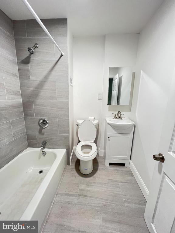 639 N Kenwood Ave in Baltimore, MD - Building Photo - Building Photo