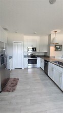 6023 Interbay Blvd in Tampa, FL - Foto de edificio - Building Photo