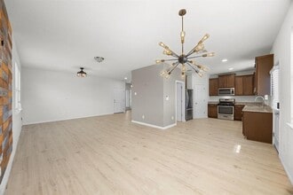 305 Earl Keen St in Leander, TX - Building Photo - Building Photo