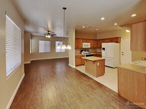 719 Easter Lily Pl in Henderson, NV - Building Photo - Building Photo