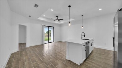 330 Gordon Ave S in Lehigh Acres, FL - Building Photo - Building Photo