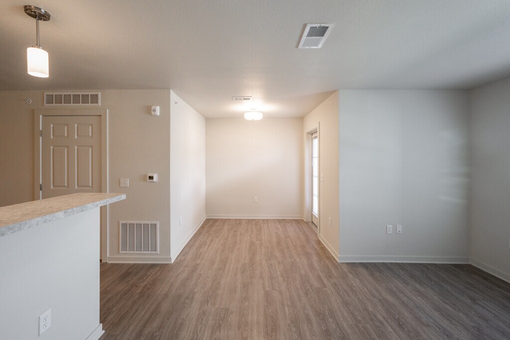 The Creek at Cottonwood Apartment Homes in Colorado Springs, CO