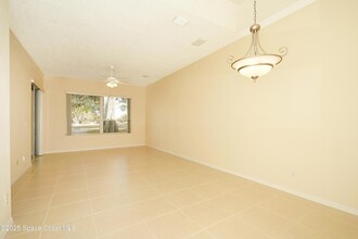 1662 Woodland Dr, Unit 4 in Rockledge, FL - Foto de edificio - Building Photo