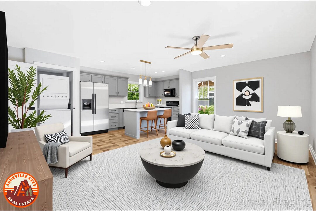 84 Green Oak Rd in Woodfin, NC - Building Photo