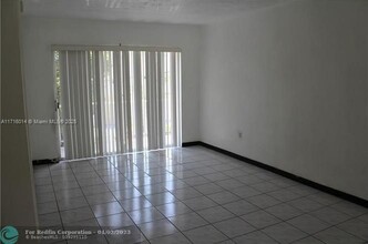 7125 Dickens Ave in Miami Beach, FL - Building Photo - Building Photo