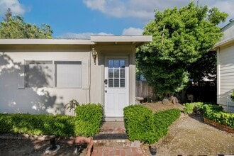 214 Pendegast St in Woodland, CA - Building Photo - Building Photo