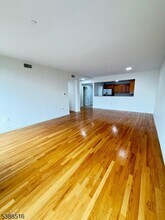 53 W Palisade Ave in Englewood, NJ - Building Photo - Building Photo