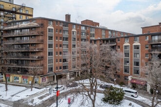 LE MONTAIGNE in Montréal, QC - Building Photo - Building Photo