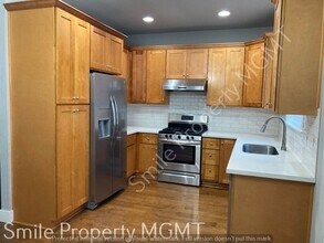 7863 SE Raymond St in Portland, OR - Building Photo - Building Photo