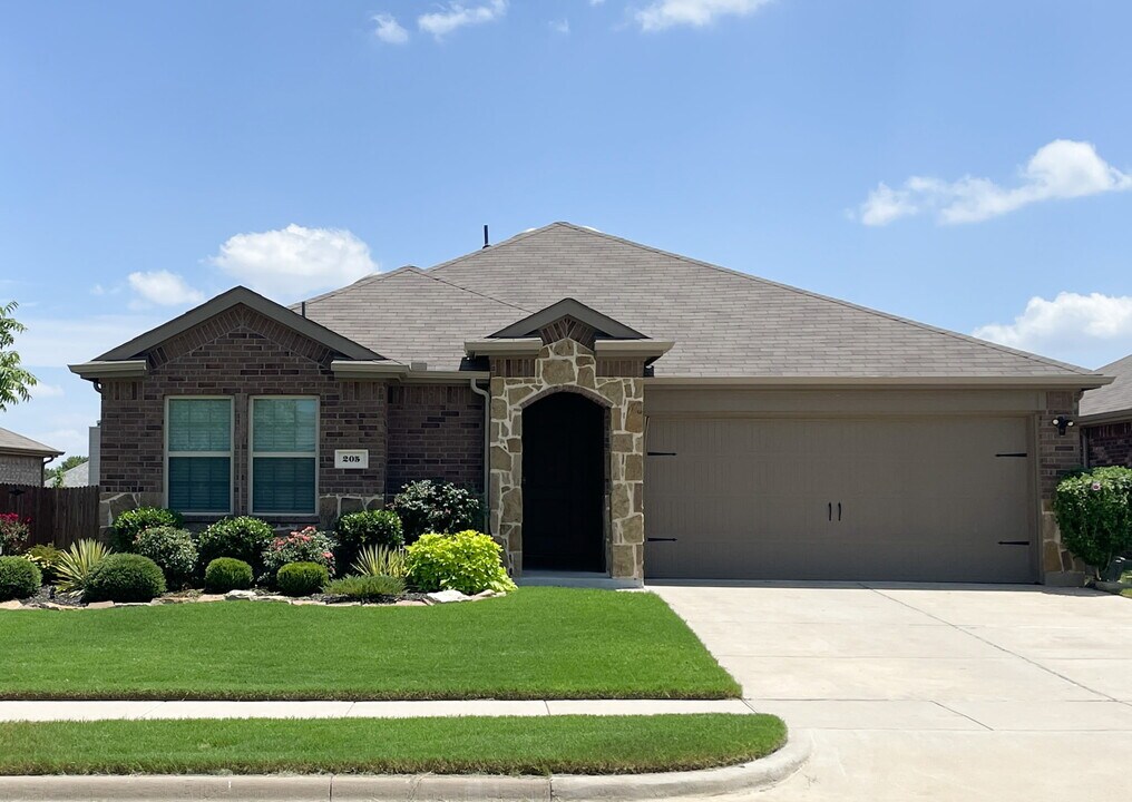 205 Wilson Way in Denton, TX - Building Photo