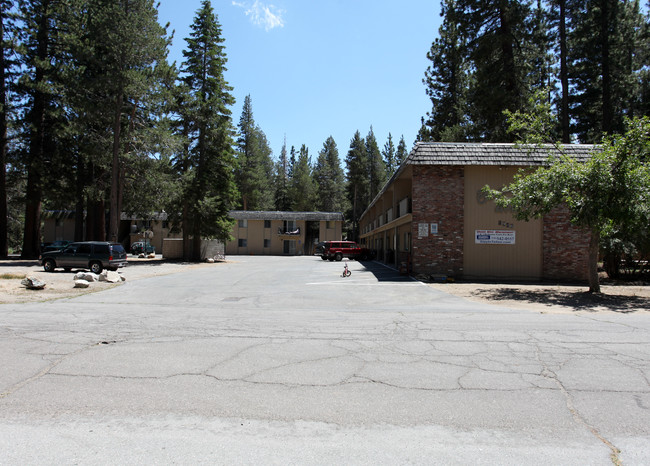 Bonanza Arms in South Lake Tahoe, CA - Building Photo - Building Photo