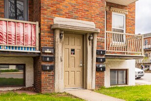 2102 L-O-David Rue in Montréal, QC - Building Photo