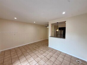 521 NE 62nd St in Miami, FL - Foto de edificio - Building Photo