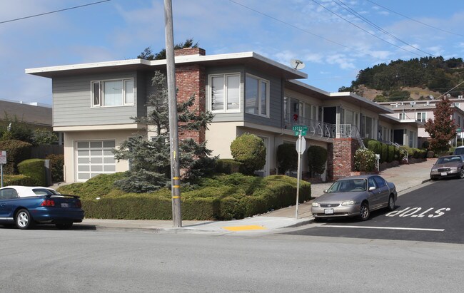 301 Locust Ave in South San Francisco, CA - Building Photo - Building Photo