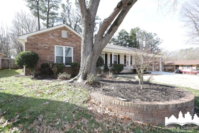 5853 Fox Lair Ave in Memphis, TN - Building Photo - Building Photo