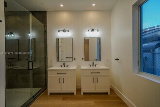 112 NW 24th Ct in Miami, FL - Building Photo - Building Photo