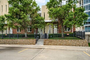 535 Riverfront Plaza in Omaha, NE - Building Photo