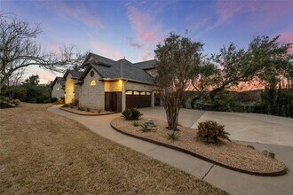 7905 Brightman Ln in Austin, TX - Building Photo - Building Photo