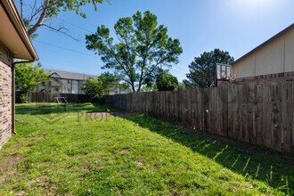 6906 W O'Neil St in Wichita, KS - Building Photo - Building Photo