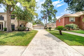 16411 Avenplace Rd in Tomball, TX - Building Photo - Building Photo