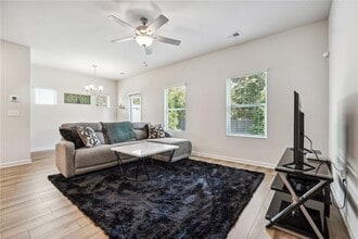 4655 Fullerton Dr in Oakwood, GA - Building Photo - Building Photo