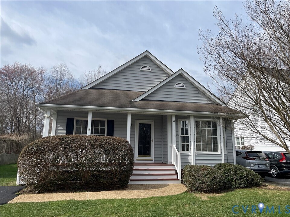 12625 Meghans Bay Ct in Richmond, VA - Foto de edificio