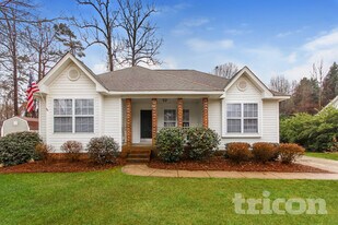 140 Diamond Dr in Mooresville, NC - Building Photo