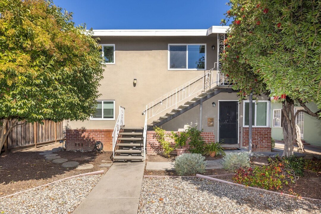 1055-1055 High St in Palo Alto, CA - Building Photo