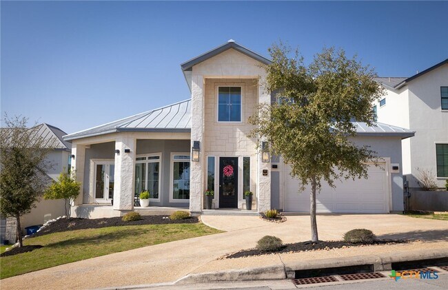 727 Mission Trail in New Braunfels, TX - Foto de edificio - Building Photo