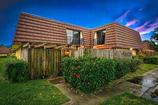 1802 18th Ln in Palm Beach Gardens, FL - Building Photo