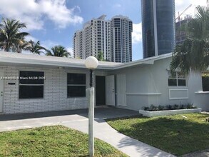 18801 Atlantic Blvd in Sunny Isles Beach, FL - Building Photo - Building Photo