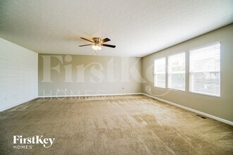 270 Cloverhill Dr in Galloway, OH - Building Photo - Building Photo