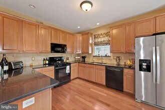 33 Weaver Dr in Evesham, NJ - Building Photo - Building Photo
