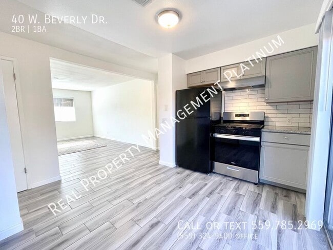 40 W Beverly Ave in Clovis, CA - Building Photo - Building Photo