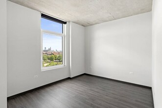 170 N Ashland Ave in Chicago, IL - Building Photo - Building Photo