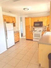 5617 1st Ave W in Bradenton, FL - Building Photo - Building Photo